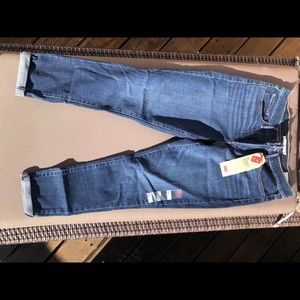 Levi’s size 30 shaping skinny ankle jean
